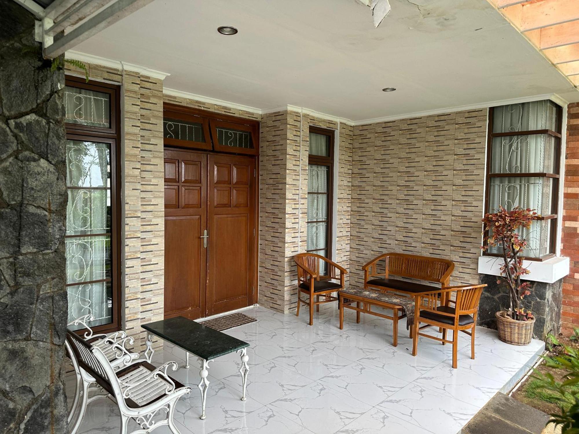 Eton Asia Villas-Kota Bunga Puncak Exterior photo