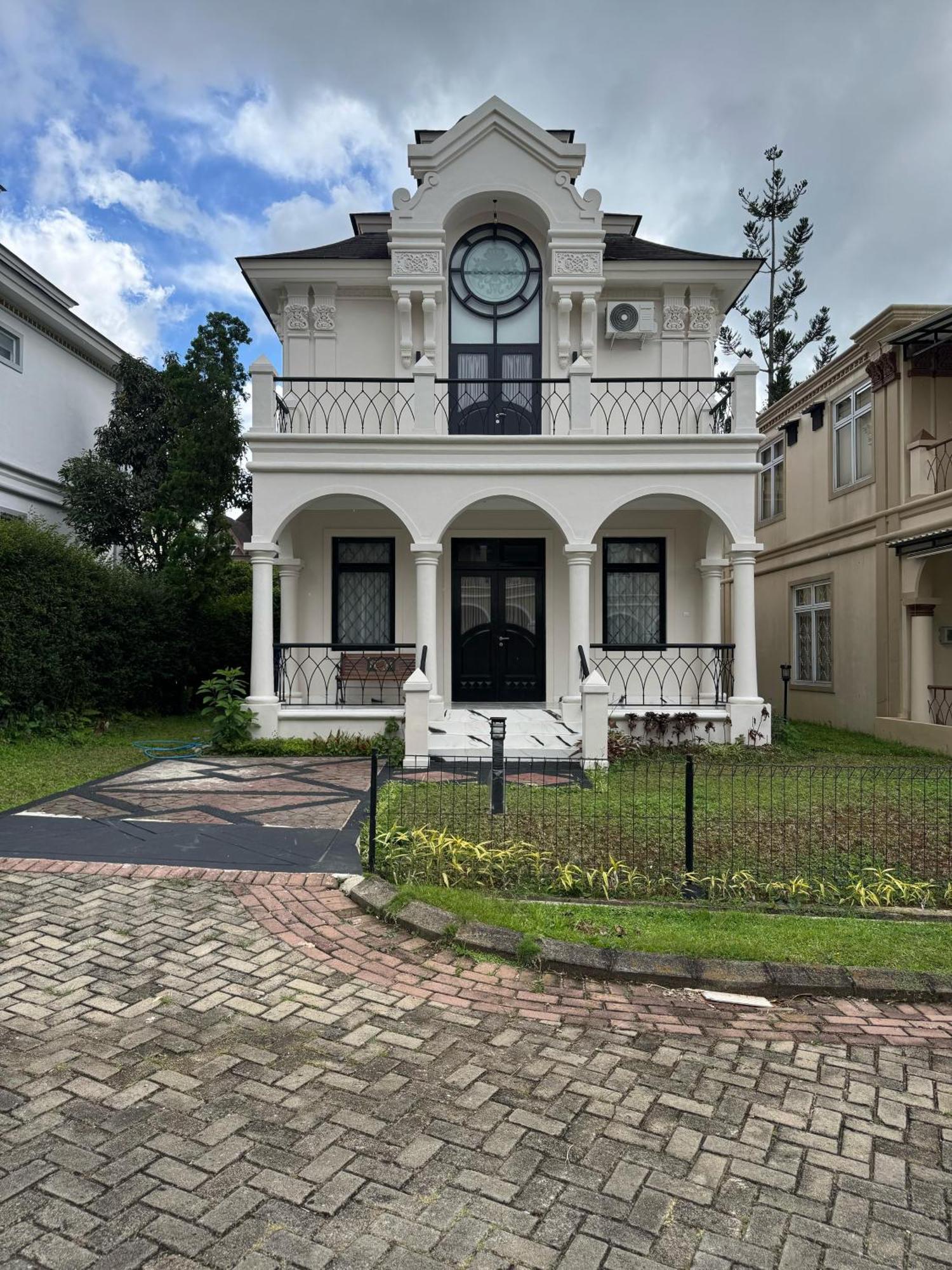 Eton Asia Villas-Kota Bunga Puncak Exterior photo